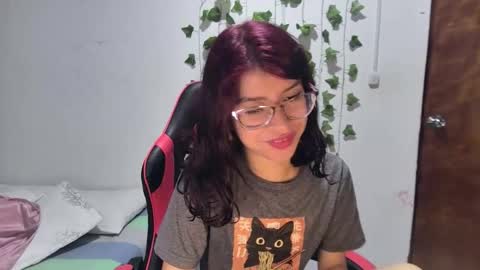 Sarah  online show from March 15, 3:25 pm