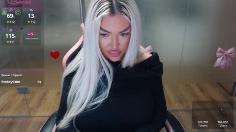 Sarah online show from October 30, 8:49 am