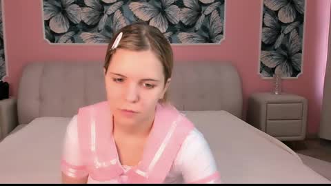 sarahwantslove online show from April 13, 10:38 am