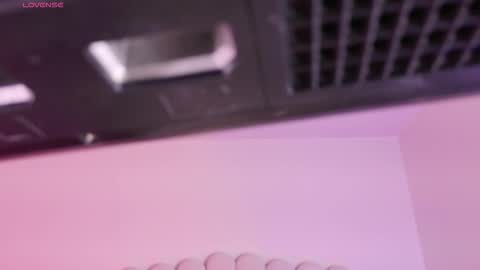 Sara jones   online show from November 6, 11:49 am