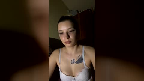 sarakeyra online show from March 30, 1:38 am