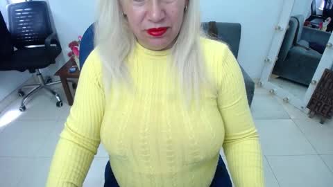 Saraloves online show from September 30, 3:28 pm