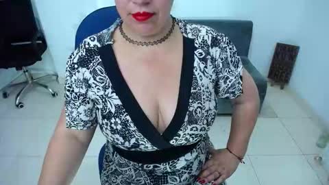 Saraloves online show from November 11, 11:18 am