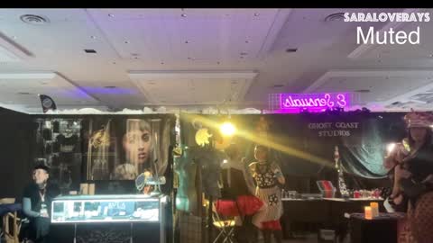 saraloverays online show from February 1, 1:44 am