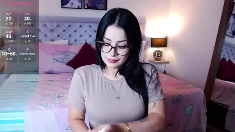   Sara  online show from February 8, 3:00 pm