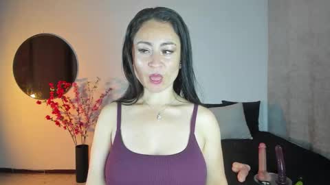 saramilf_69 online show from September 10, 2:17 pm