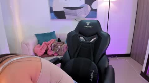 I am Sara  online show from April 15, 11:27 pm