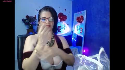 sara online show from February 6, 9:17 pm