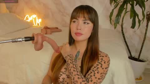   - independient model online show from December 9, 3:18 am