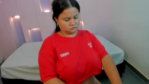 saravixen2 online show from December 18, 11:53 pm