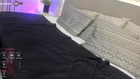    online show from November 14, 12:05 pm