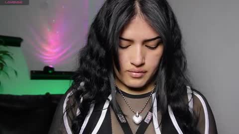 Sari  online show from September 29, 9:20 pm