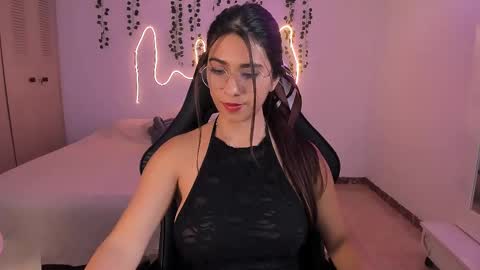 Sara online show from September 30, 9:30 pm