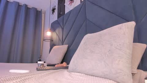 Sara  online show from March 8, 5:58 am