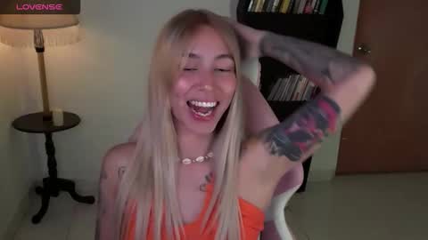 I AM JENN  online show from January 16, 3:35 am