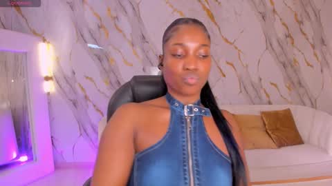 S a v a n n a h  online show from January 7, 12:30 pm