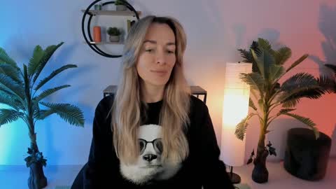 save the qween online show from January 25, 8:10 am