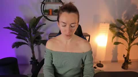 save the qween online show from February 14, 5:19 am