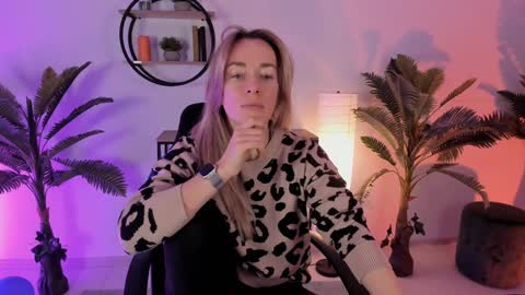 save the qween online show from January 24, 5:53 am