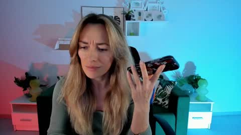 save the qween online show from February 2, 5:42 am