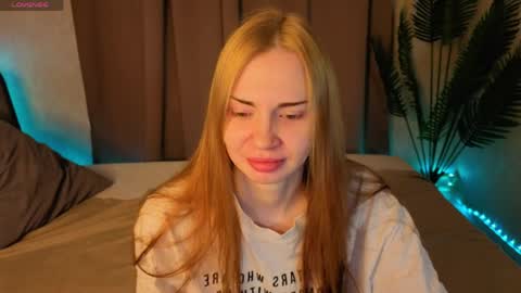 Kira  GMT 7 Mon Thu-Sun  0800am-0200pm  online show from April 15, 9:21 am