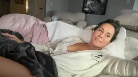 Good Girls Say Please...and Thank You online show from December 16, 6:49 pm