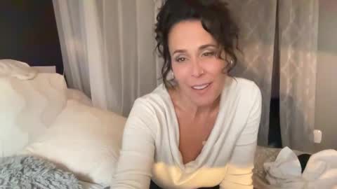 Good Girls Say Please...and Thank You online show from February 26, 11:26 pm