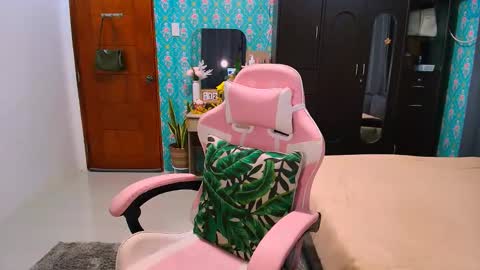 scarlett. online show from September 12, 2:45 am