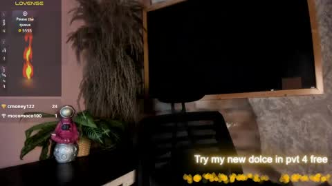 SCARLATTA DESIRE online show from April 21, 2:51 am