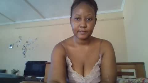 scarlet_25142359 online show from September 15, 8:55 am