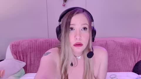 Scarlet Carnal -  online show from November 16, 5:31 am