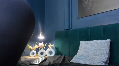 Scarlet Edwars online show from September 10, 8:53 pm