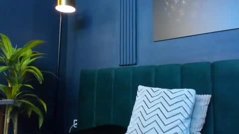 Scarlet Edwars online show from October 29, 8:33 pm