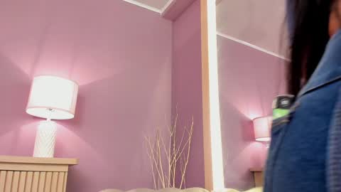 Scarlet Edwars online show from February 2, 12:02 pm