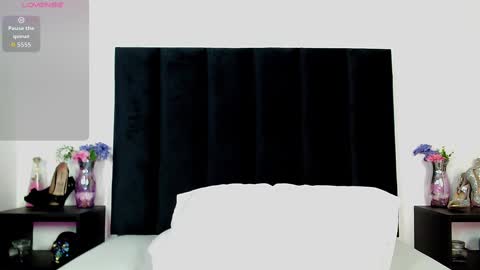 Scarlet Ray  online show from September 9, 1:33 pm