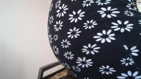 scarlet whisper online show from April 16, 9:36 pm