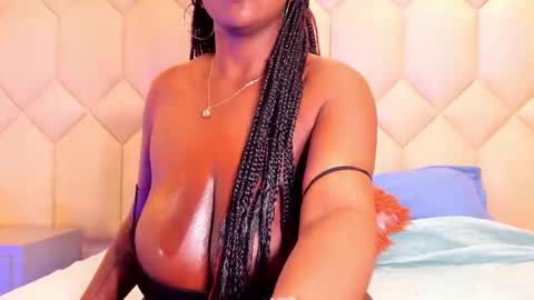 scarlethbigbug online show from October 6, 6:45 pm