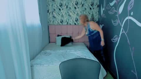 S C A R L E T online show from January 10, 12:15 pm