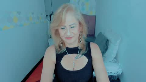 S C A R L E T online show from January 8, 11:43 am