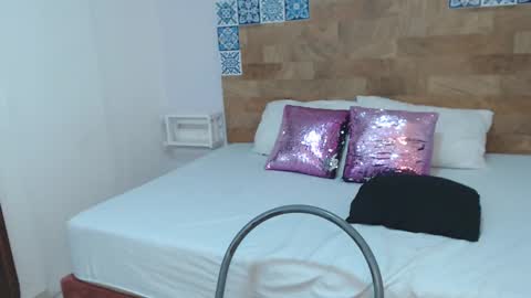 scarlet  online show from September 22, 11:30 am