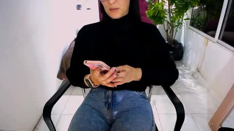 scarlet online show from September 25, 12:48 pm