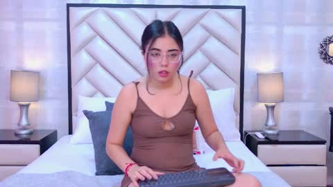 Scarlett Petrova online show from November 17, 11:33 am