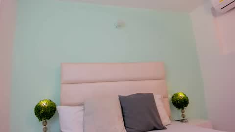 SCARLET online show from February 20, 10:50 am