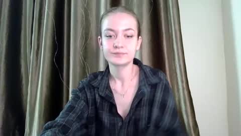 Elsa online show from April 20, 2:42 pm