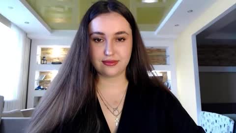 Elizabeth  online show from February 15, 10:00 am