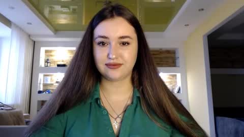 Elizabeth  online show from December 28, 9:31 am