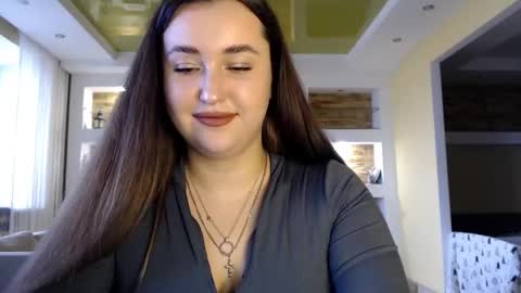 Elizabeth  online show from December 24, 9:17 am