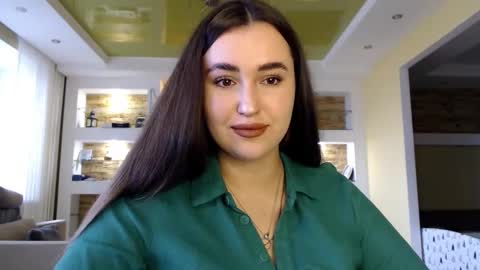 Elizabeth  online show from January 3, 8:32 am