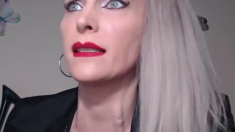 Emily online show from January 23, 9:18 pm