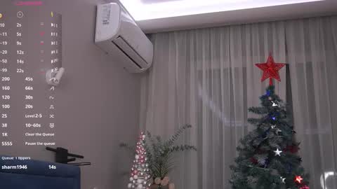 Mia online show from January 9, 3:38 pm